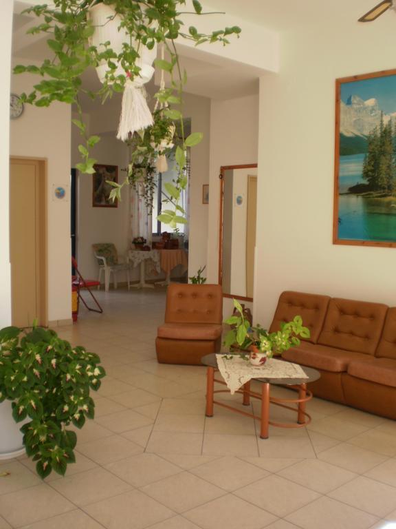 Pension Gina Méthana المظهر الخارجي الصورة